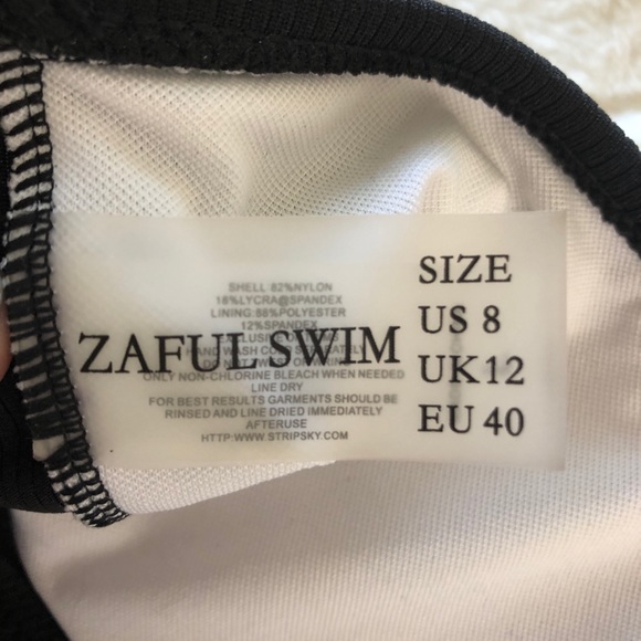 ZAFUL Textured Ribbed Bandeau Bikini Top - Picture 2 of 3